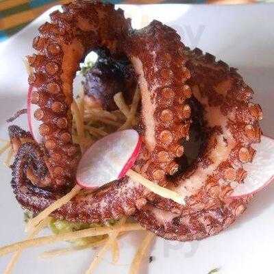 Muelle 7 Mariscos & Bar