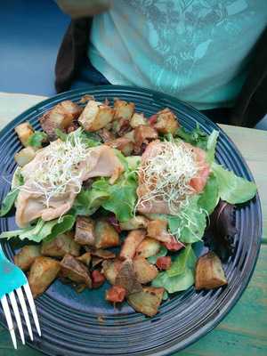 Dantes Gastromed & Raw Bistro