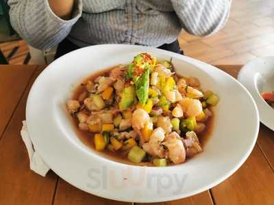 Todos Santos Mariscos Bar