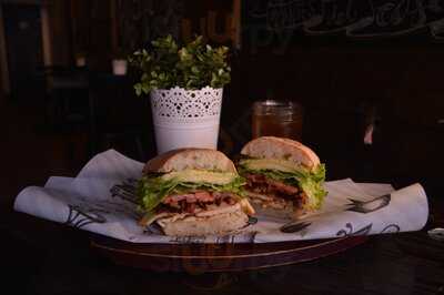 Blue Luna Café & Deli