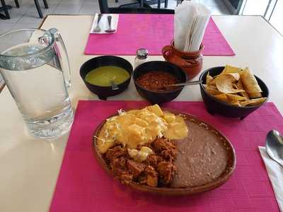 Caldos Y Guisados La Rústica Zona Río