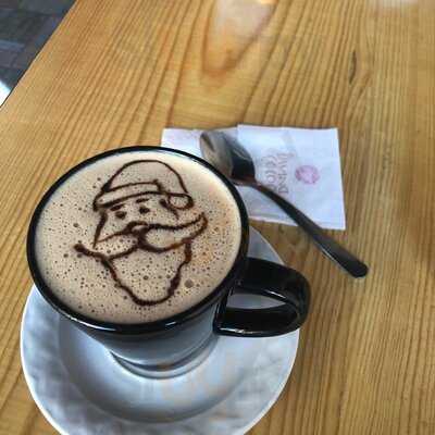 Divina Cocoa. Chocolate & Cafe