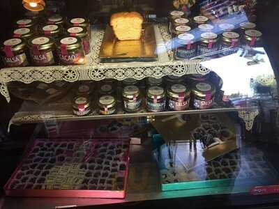 Divina Cocoa. Chocolate & Cafe