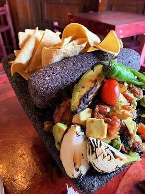 Salmiana Agave Bar & Metate, Tacos Mezcal Y Vino