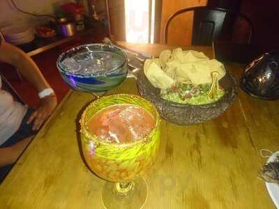 Salmiana Agave Bar & Metate, Tacos Mezcal Y Vino