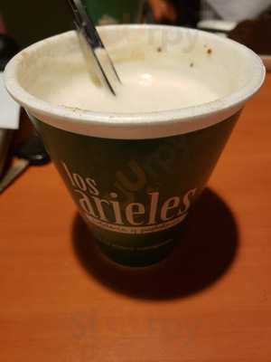 Cafeteria Y Pasteleria Los Arieles
