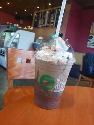 Cafeteria Y Pasteleria Los Arieles