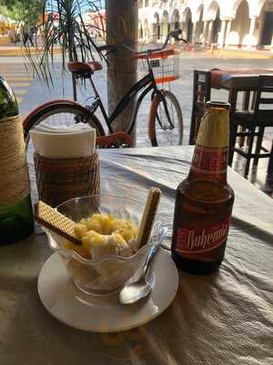 La Cantina Restaurante Y Bar