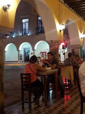 La Cantina Restaurante Y Bar