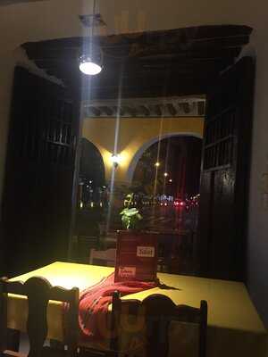 La Cantina Restaurante Y Bar