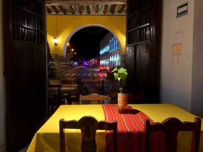 La Cantina Restaurante Y Bar