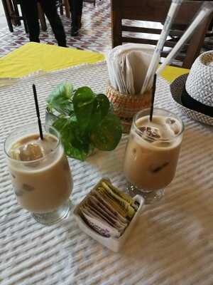 La Cantina Restaurante Y Bar