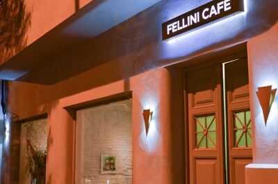 Fellini Cafe