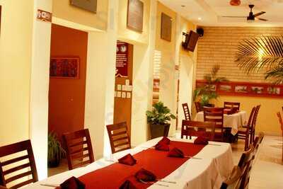 Olivos Fusión Restaurant- Bar- Café