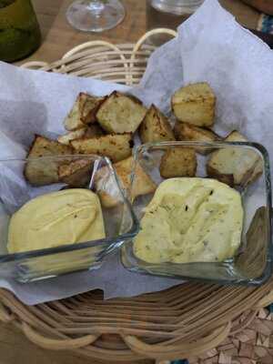 Oui Oui Oui Bistrot & Boutique