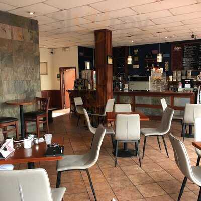 Zu Taza Cafe & Bistro