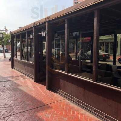 Zu Taza Cafe & Bistro