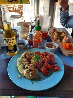 Full House Burgers Salads And Wings