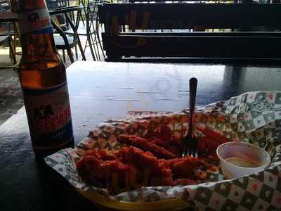 Full House Burgers Salads And Wings