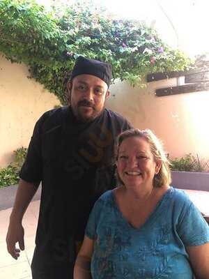 Chillin Bistro & Lounge