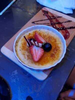 Chillin Bistro & Lounge