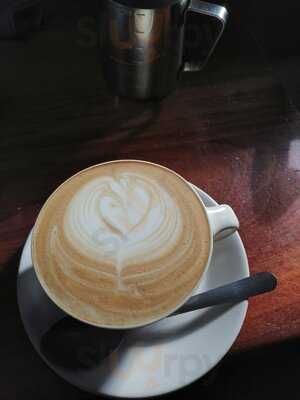 Las Cuatro Puertas Barra De Café