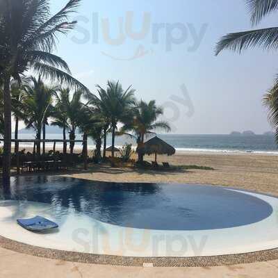 Escondite Restaurant & Beach Club