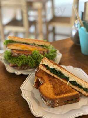 Moka & Kofi Cafetería