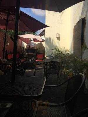 Casa Vittore Café Bistro