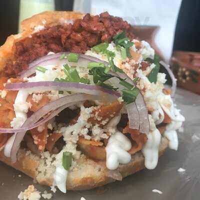 Las Famosas Tortas De Chilaquiles