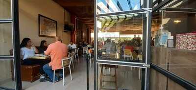 Tomatoes Lunch & Coffee