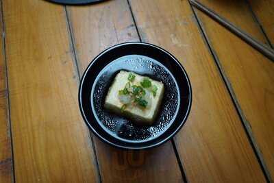 Hostel & Bar Encounter