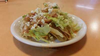 Nana Kutsi Cenaduria