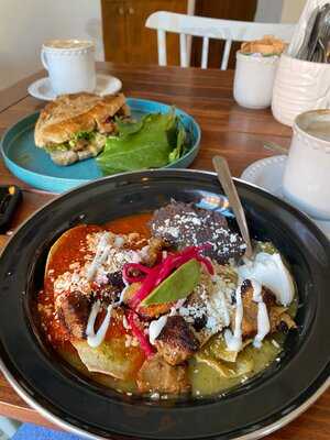 La Olivia Casual Eatery