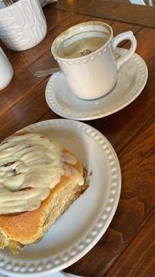 La Olivia Casual Eatery