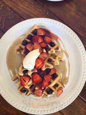 La Olivia Casual Eatery