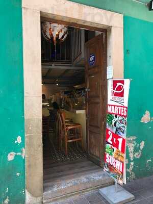 Red Fish Sushi & Nikkei