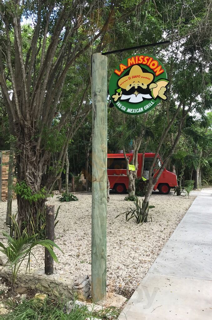 La Mission Truck