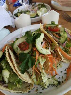 Sábalo Cocos Mariscos & Beer