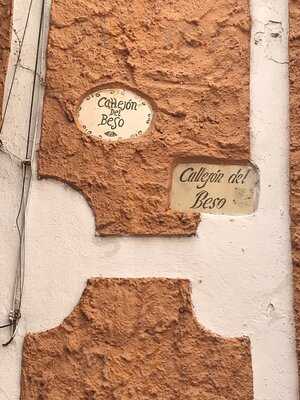 Van Gogh Restaurant Bar & Café