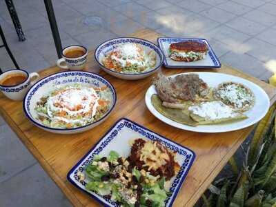 La Cenaduria De La Tia Lola