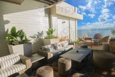 La Azotea Rooftop & Raw Bar