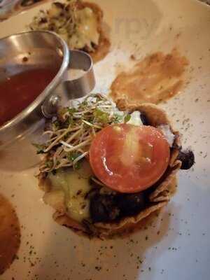 La Mayahuel, Restaurante Y  Mezcaleria