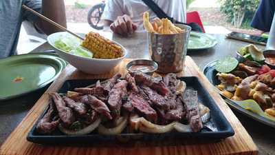 Wingman Wings & Beer & Sports