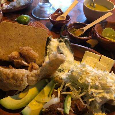 Barbacheria Alingo Lingo