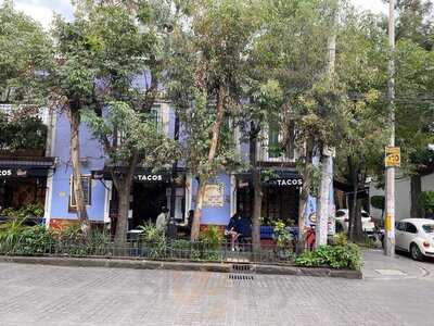 La Casa De Los Tacos