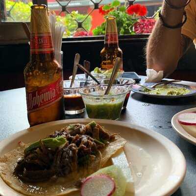 La Casa De Los Tacos