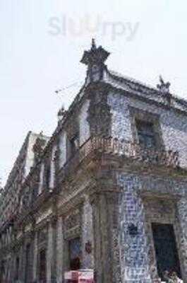 Sanborns De Los Azulejos