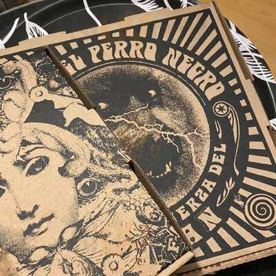 Pizza Del Perro Negro