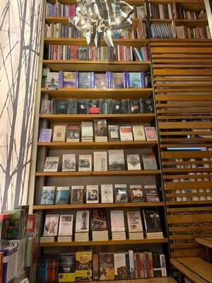 Cafebrería El Péndulo Roma.